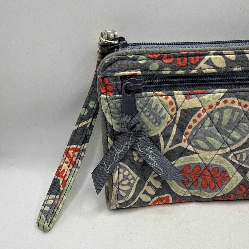 Vera Bradley Women's Floral Zip Wristlet - NOMADIC Accordian Wallet - Picture 3 of 14